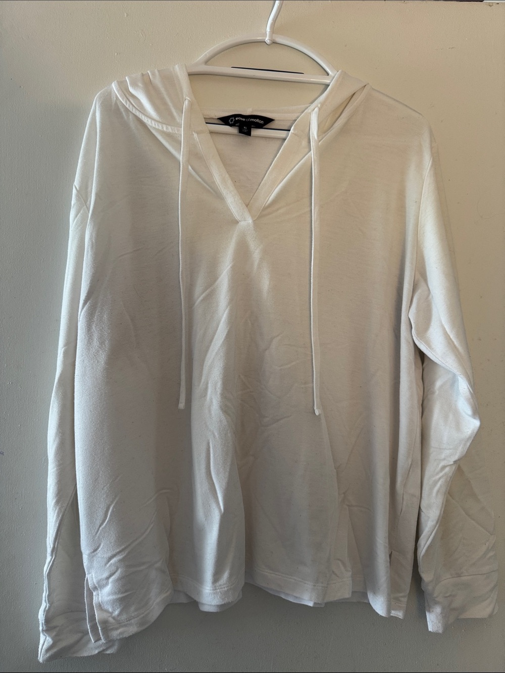 Women’s White V-Neck Hooded Pullover shirt